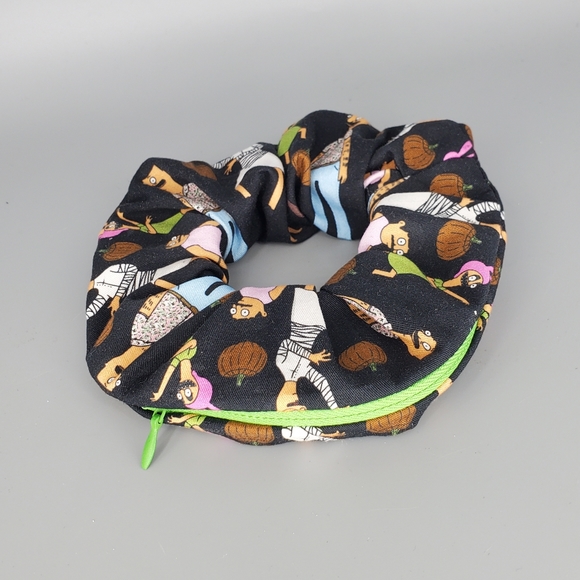 Bob Burgers 🍔 Tissue Holder Keychain + 2 Secret Pouch Stash Scrunchies - Picture 9 of 9